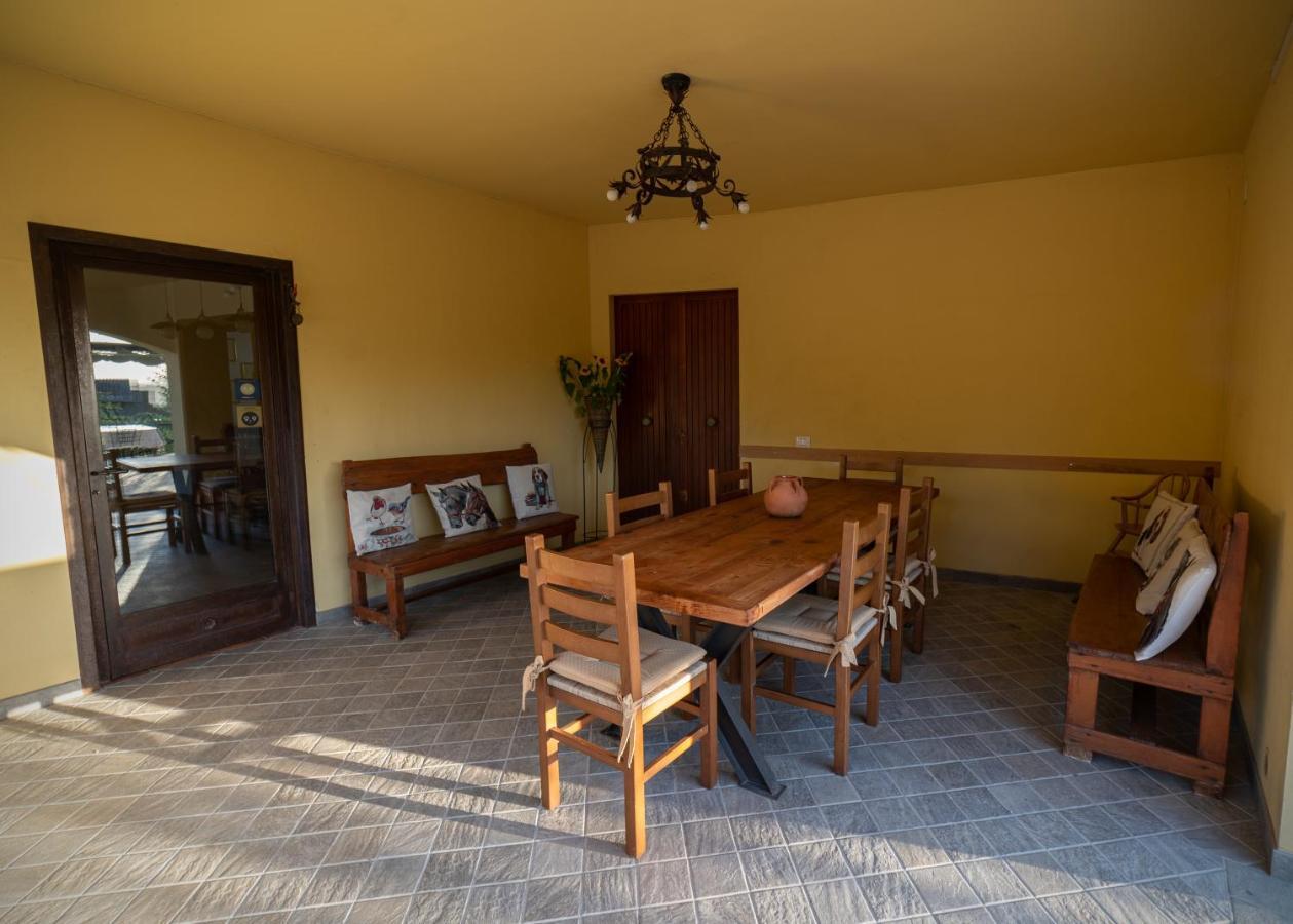 モンテッキオ Casa Claraヴィラ エクステリア 写真